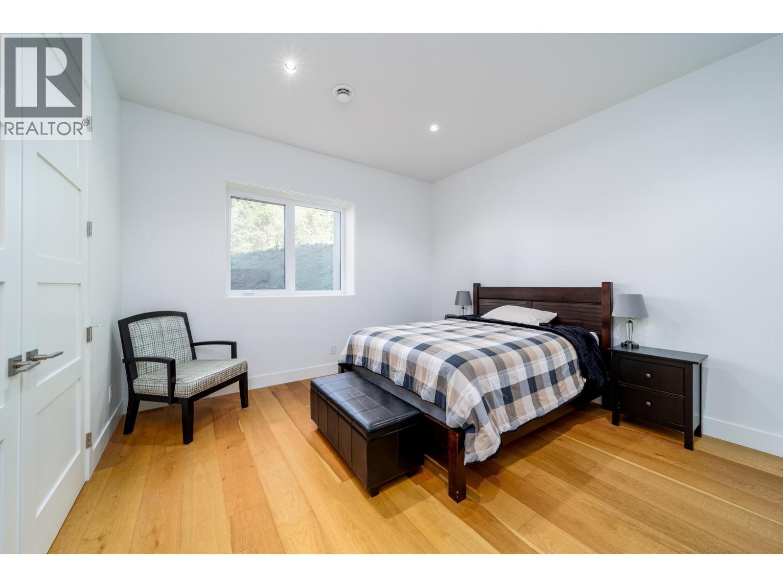 4451 Hayes Road, Kelowna, BC - Indoor Photo Showing Bedroom