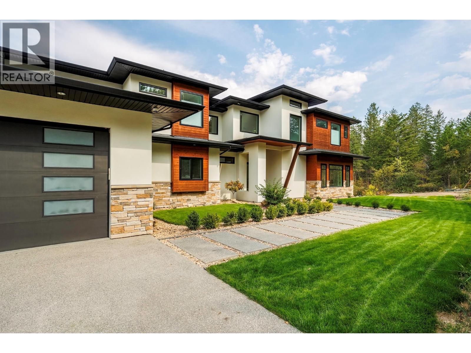 4451 Hayes Road, Kelowna, BC - Outdoor With Facade