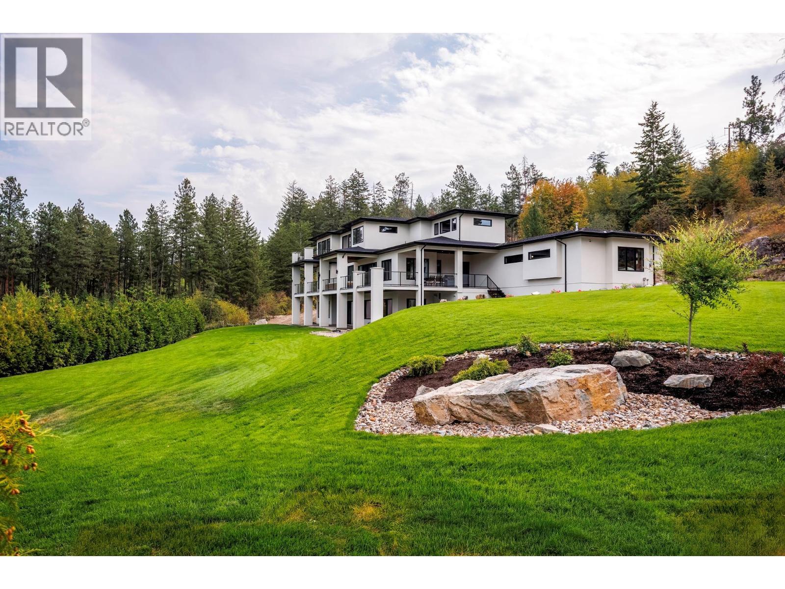 4451 Hayes Road, Kelowna, BC - Outdoor With Backyard