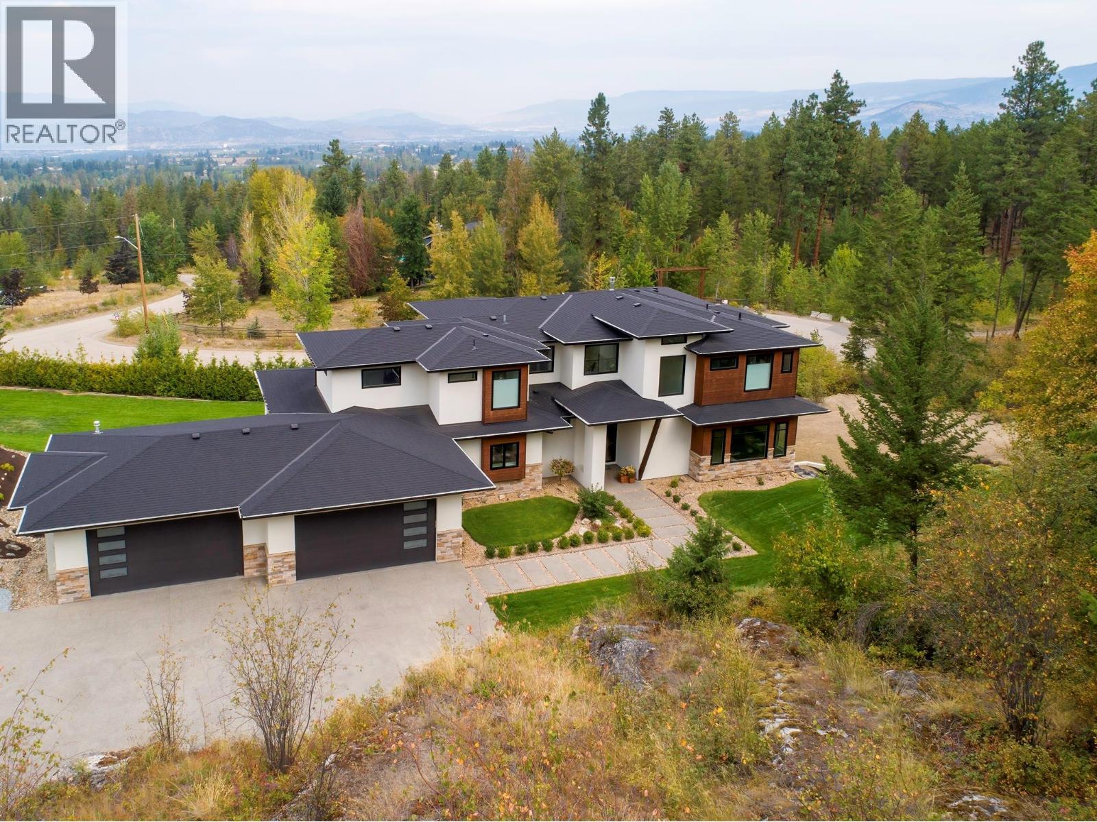 4451 Hayes Road, Kelowna, BC - Outdoor With Facade