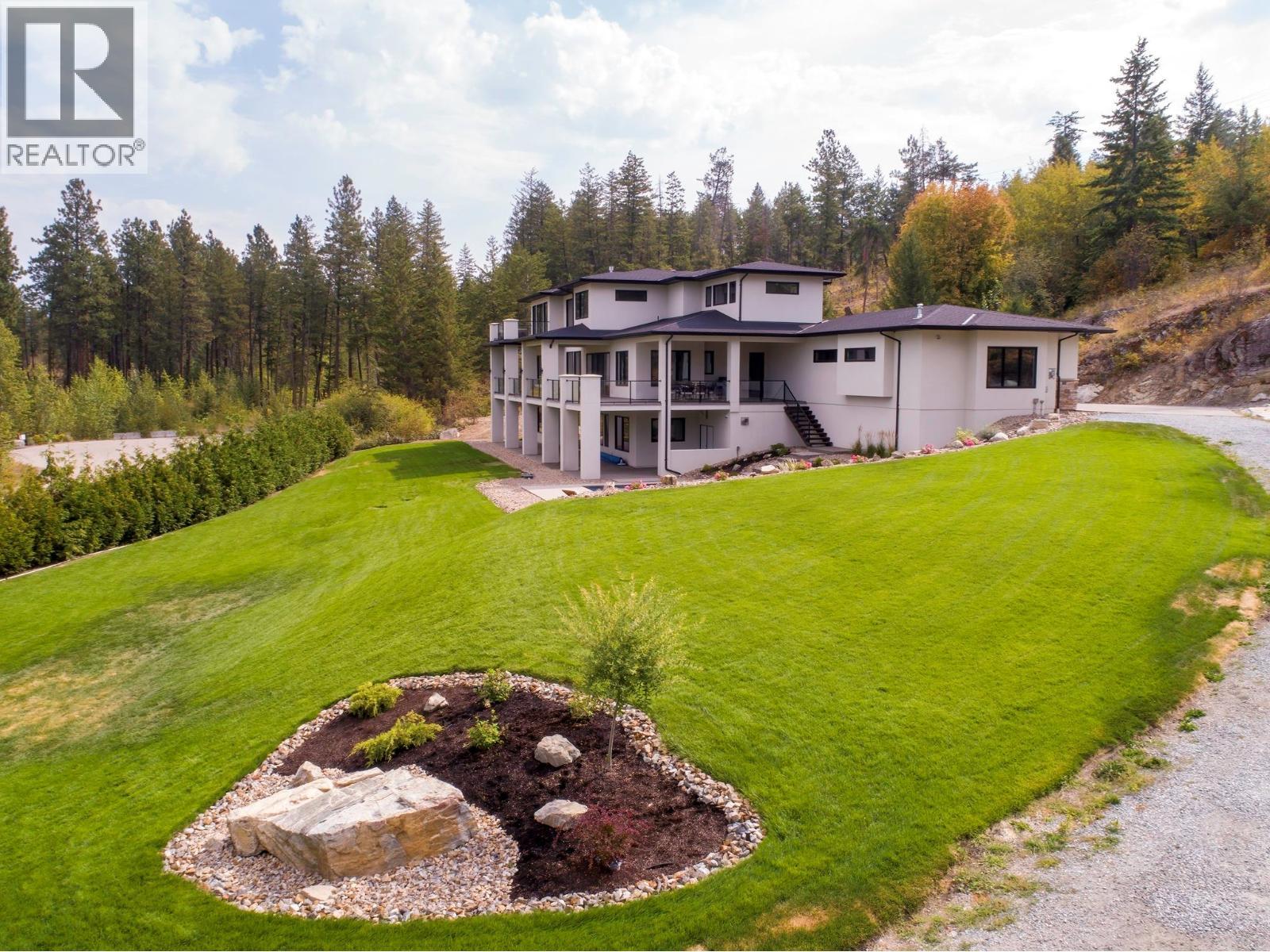 4451 Hayes Road, Kelowna, BC - Outdoor