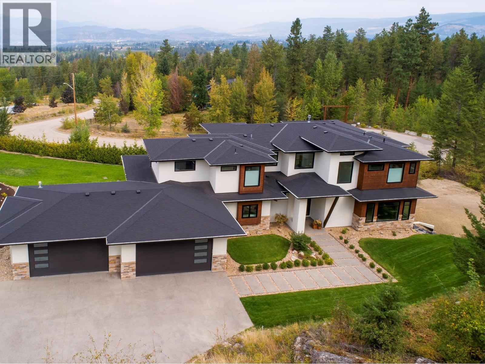 4451 Hayes Road, Kelowna, BC - Outdoor With Facade