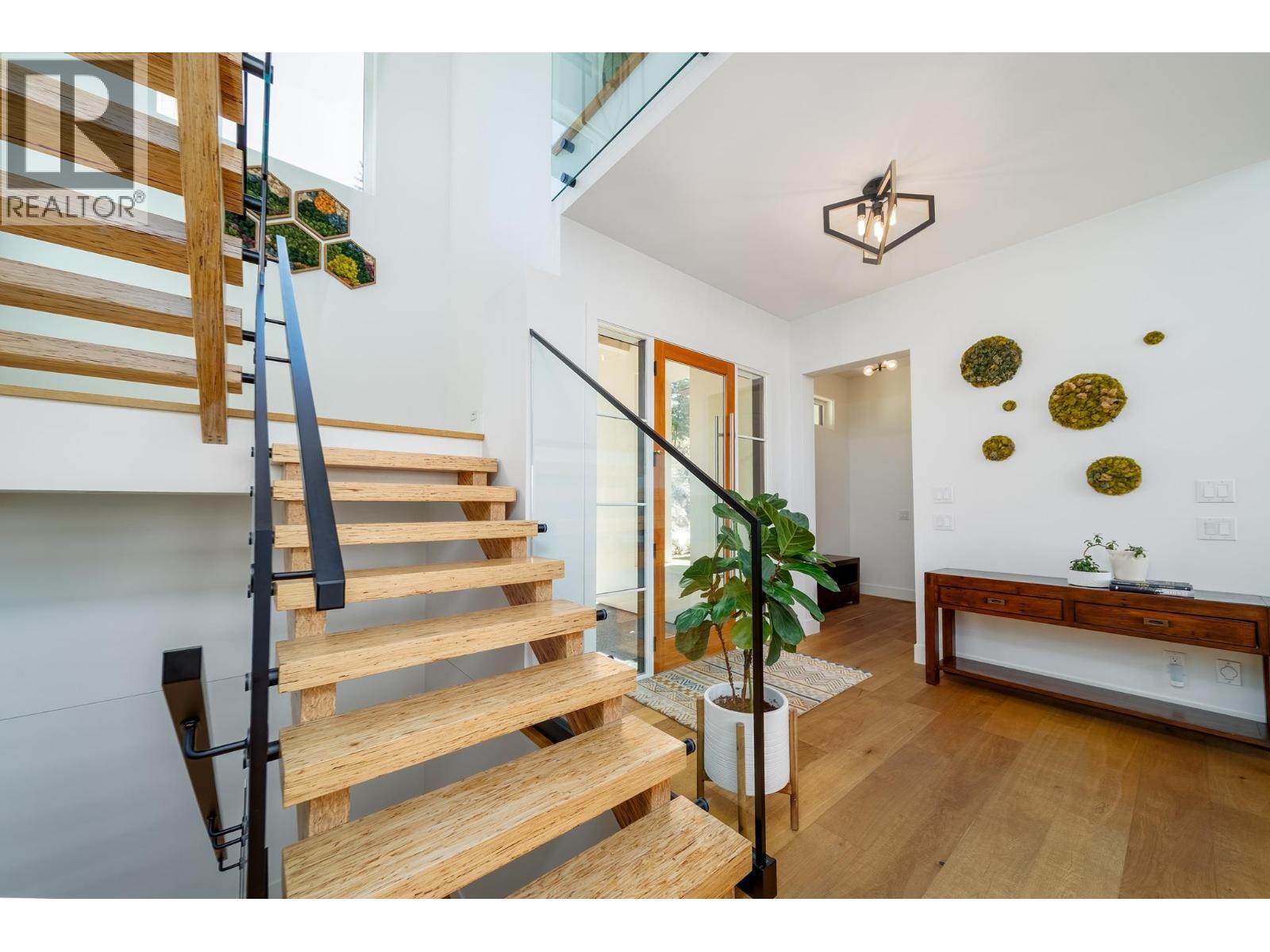 4451 Hayes Road, Kelowna, BC - Indoor Photo Showing Other Room