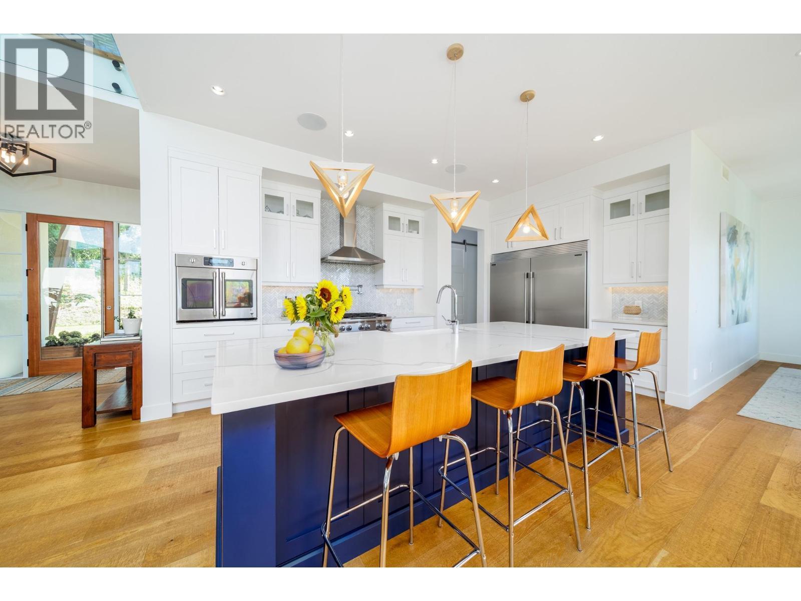 4451 Hayes Road, Kelowna, BC - Indoor