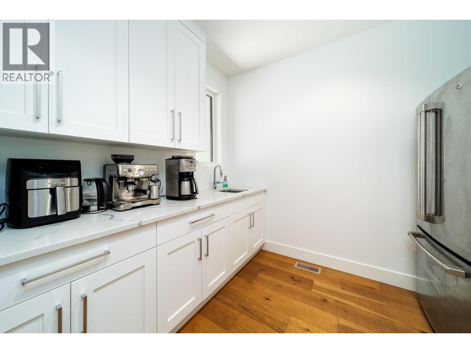 Butlers Pantry - 4451 Hayes Road, Kelowna, BC - Indoor Photo Showing Kitchen