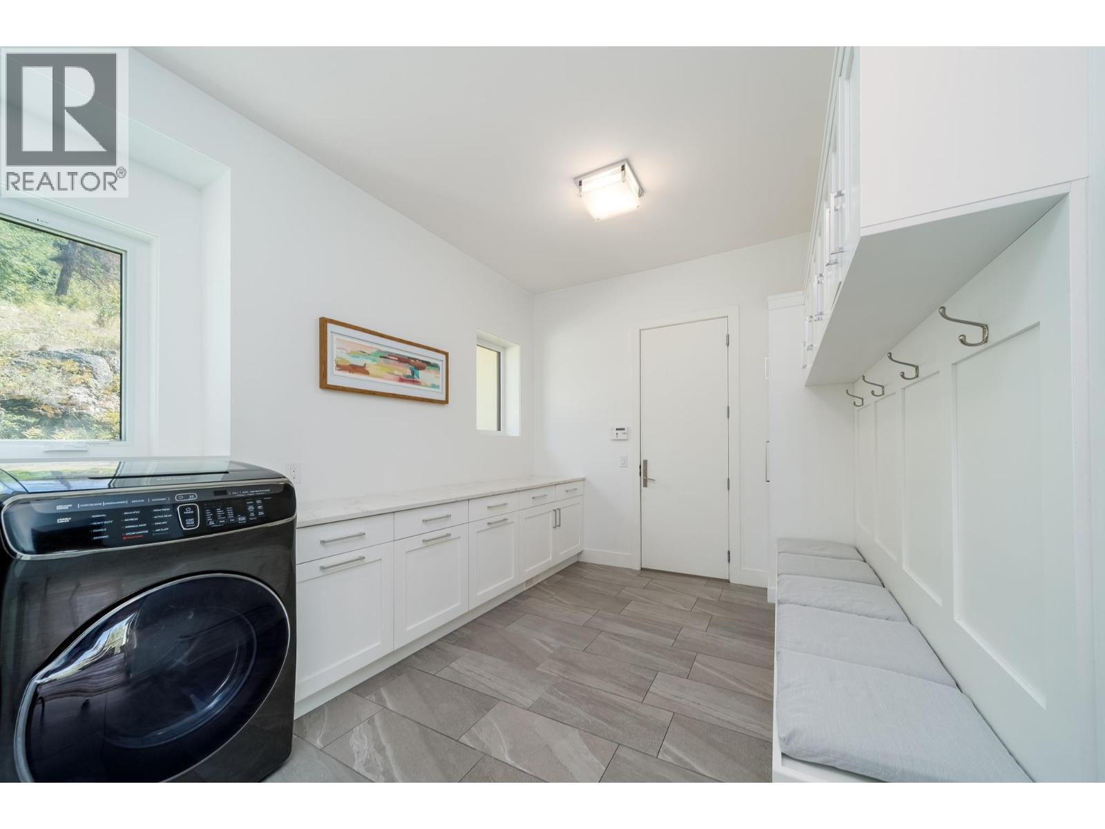 Mud Room - 4451 Hayes Road, Kelowna, BC - Indoor Photo Showing Laundry Room