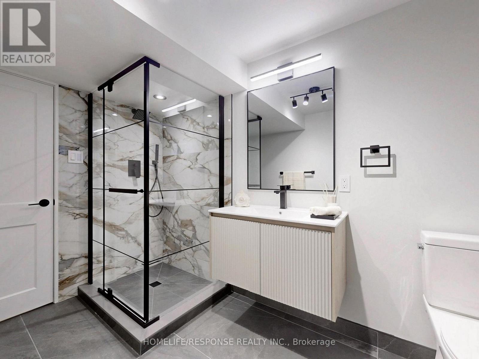 776 Garth Street, Hamilton, ON - Indoor Photo Showing Bathroom