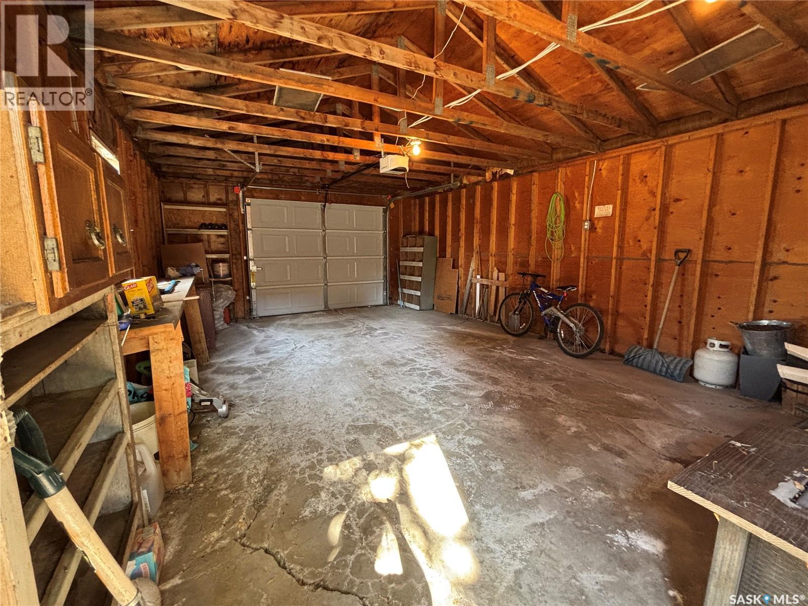 213 Griffin Street, Maple Creek, SK - Indoor Photo Showing Garage