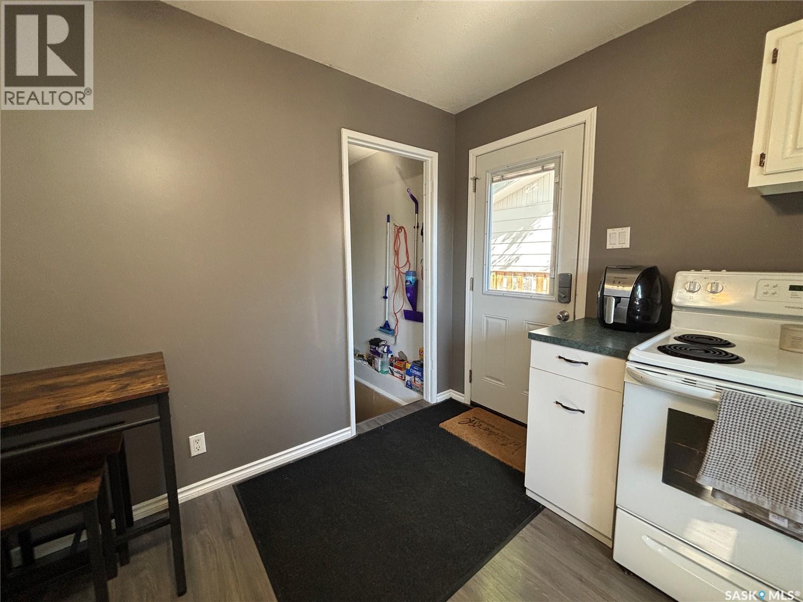 213 Griffin Street, Maple Creek, SK - Indoor Photo Showing Kitchen