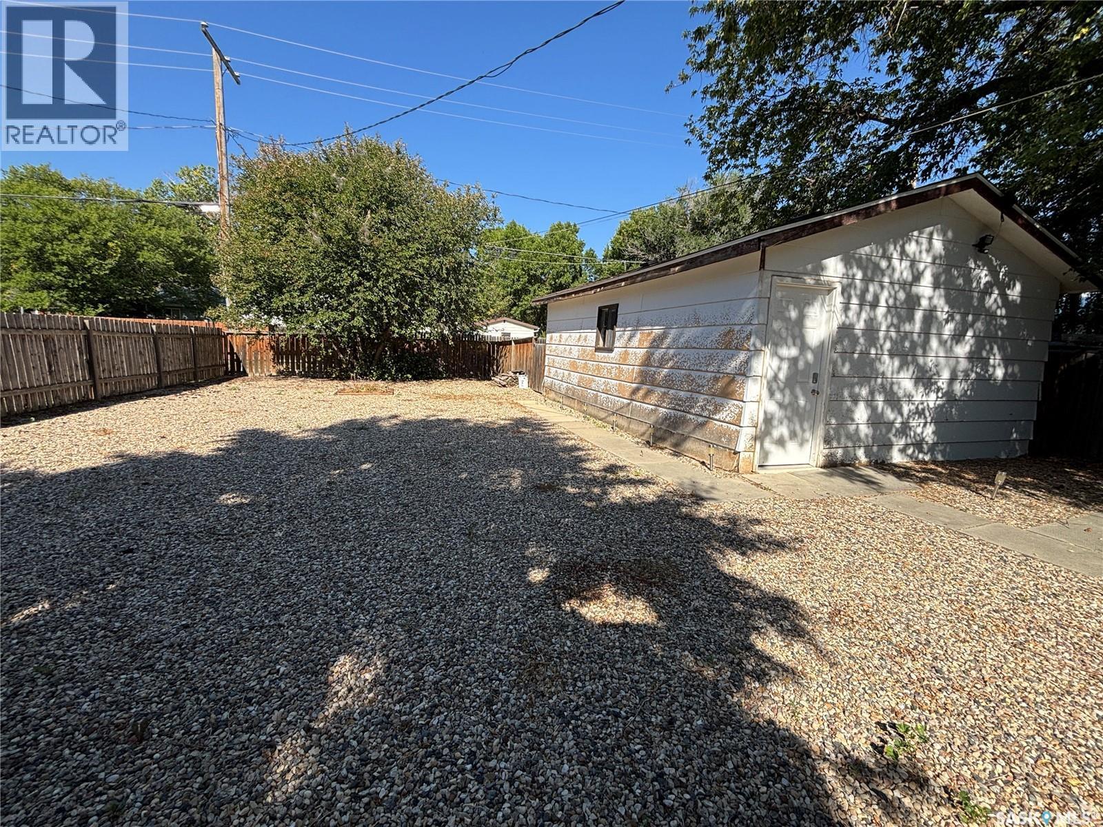 213 Griffin Street, Maple Creek, SK - Outdoor