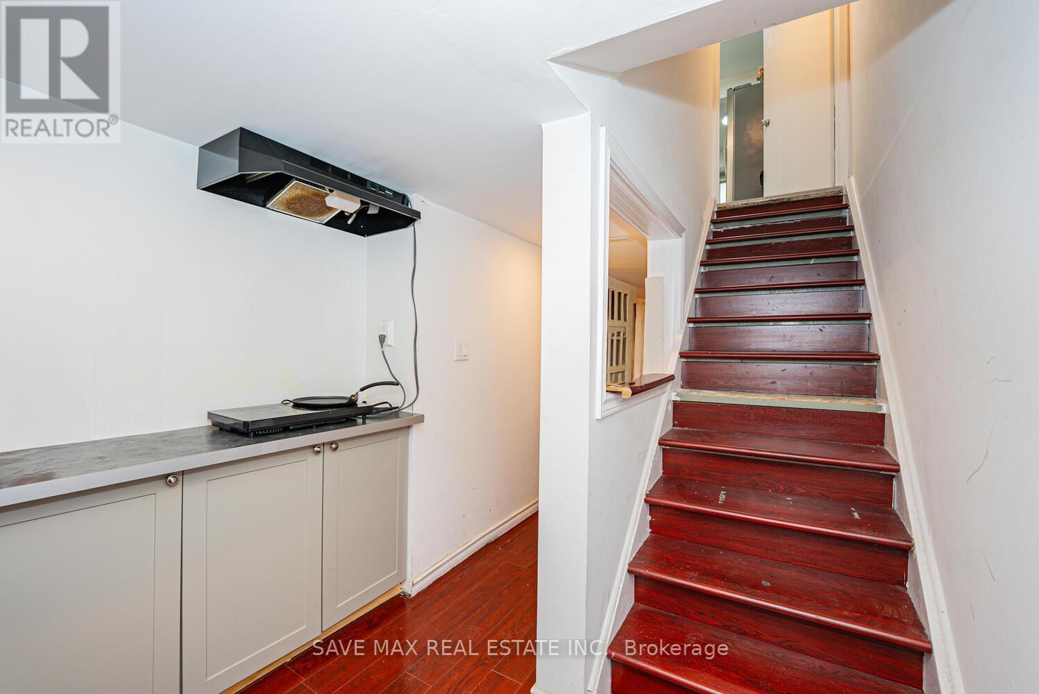 83 Fleetwood Crescent, Brampton, ON - Indoor Photo Showing Other Room