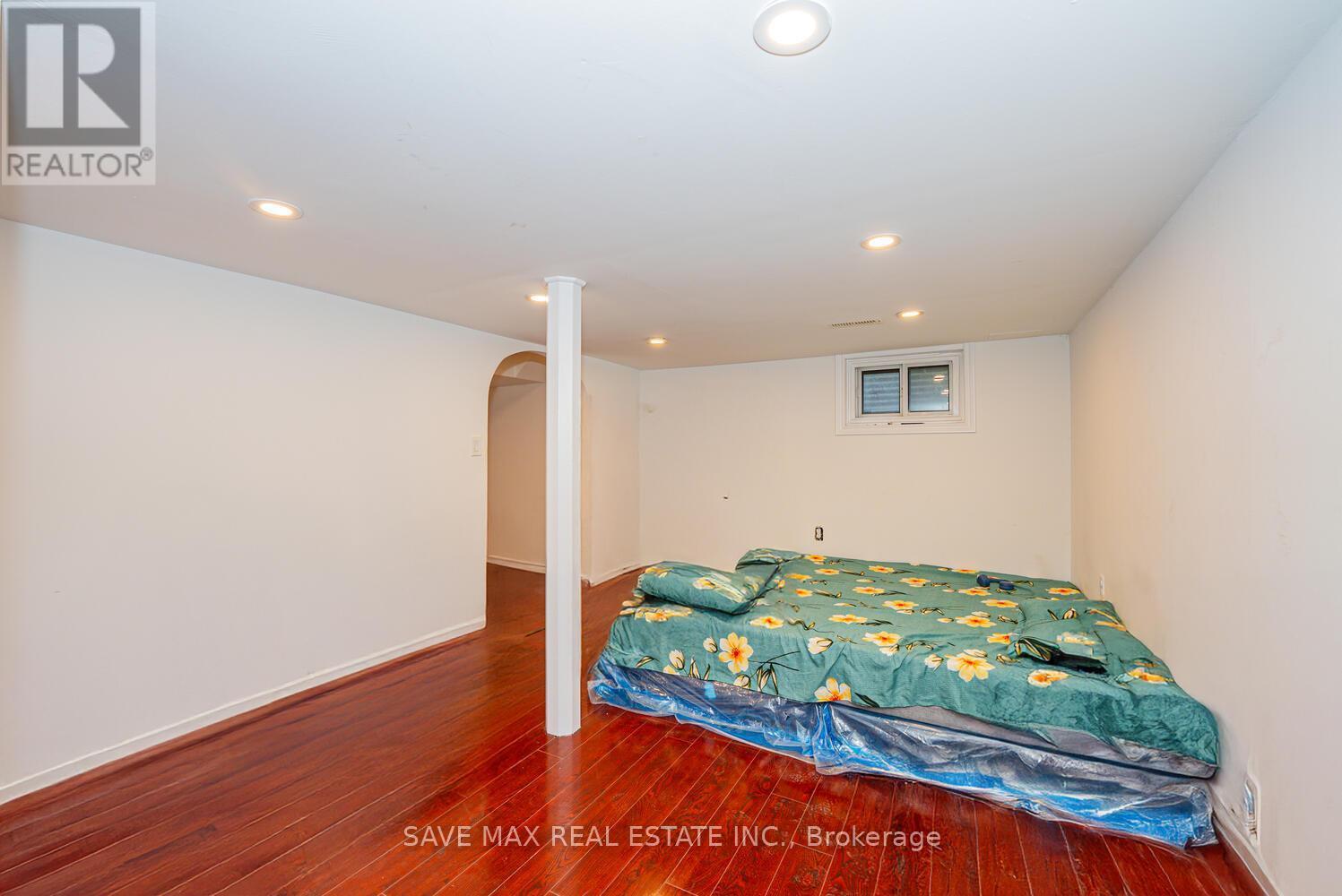 83 Fleetwood Crescent, Brampton, ON - Indoor Photo Showing Bedroom