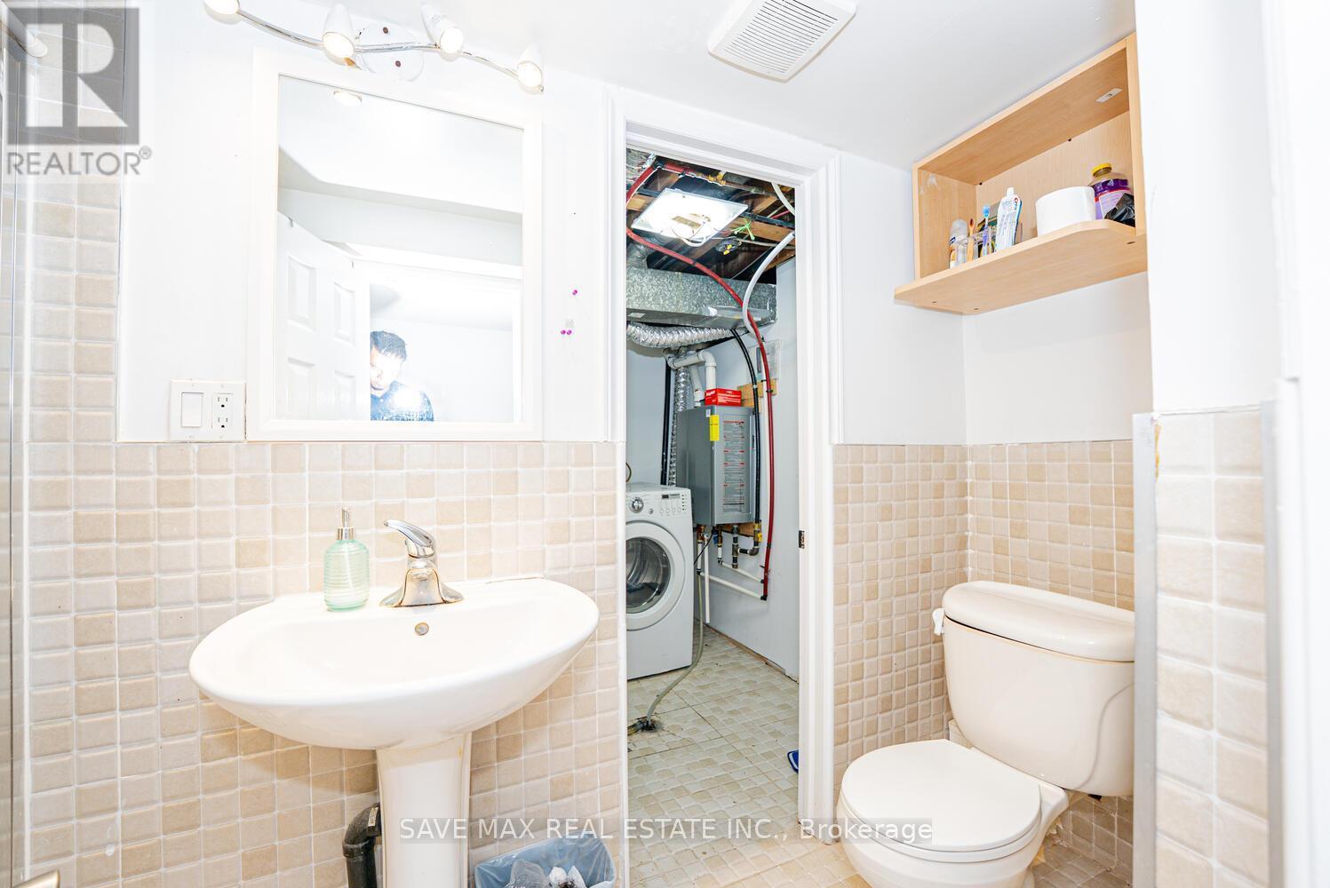 83 Fleetwood Crescent, Brampton, ON - Indoor Photo Showing Bathroom