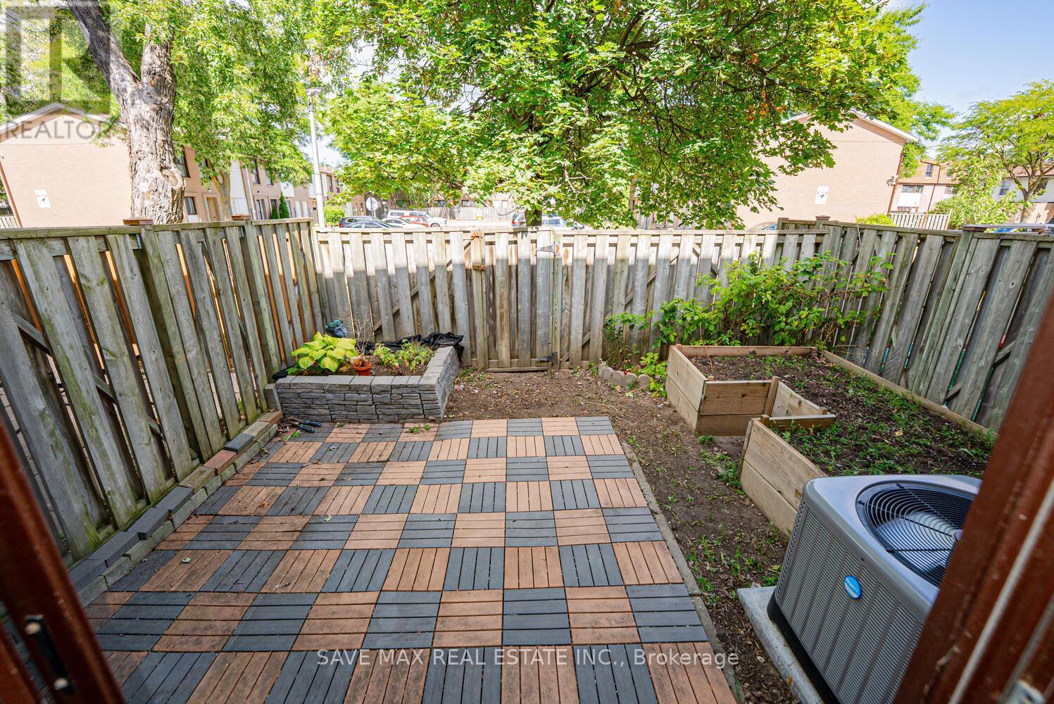 83 Fleetwood Crescent, Brampton, ON - Outdoor