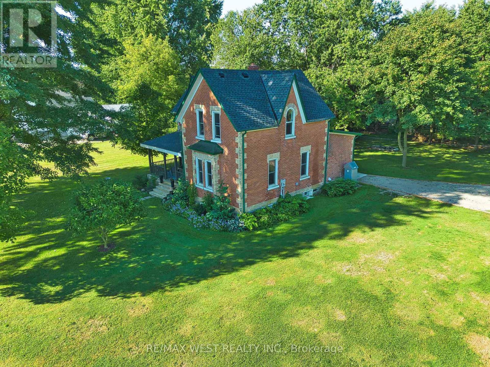 3030 Patrick Street, Howick, ON - Outdoor