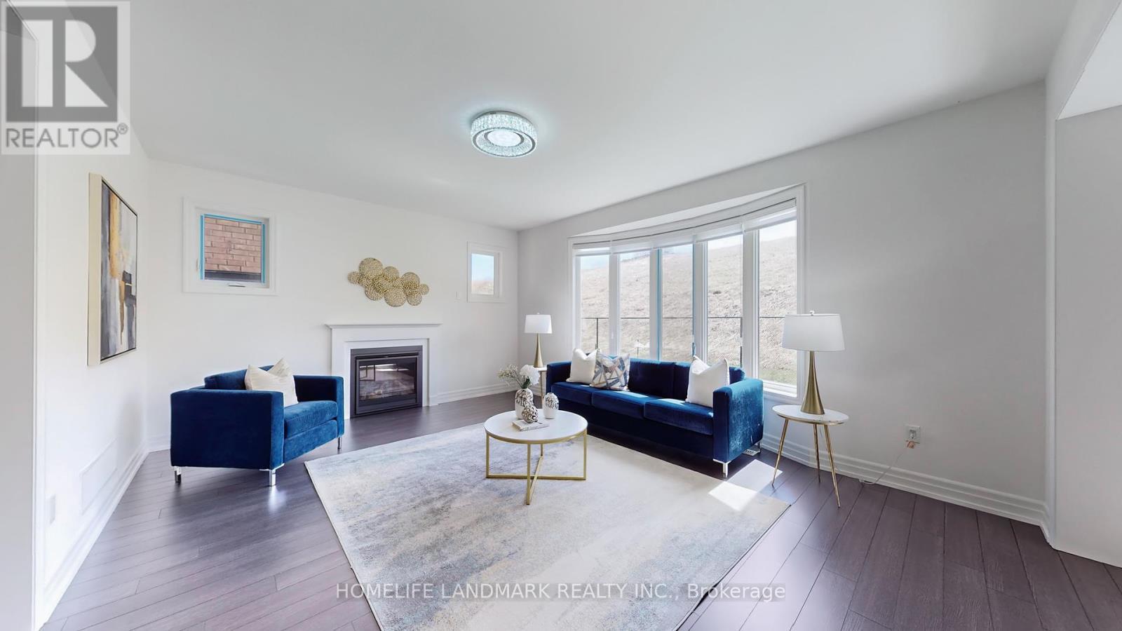 62 Frank Kelly Drive, East Gwillimbury, ON - Indoor Photo Showing Living Room With Fireplace