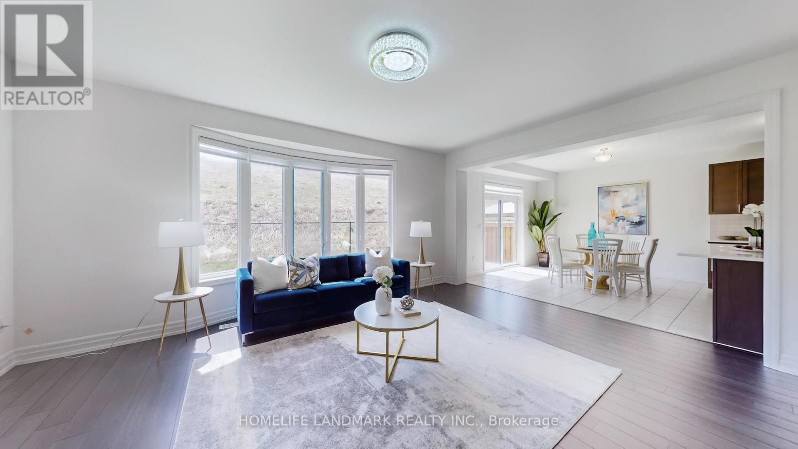 62 Frank Kelly Drive, East Gwillimbury, ON - Indoor Photo Showing Living Room