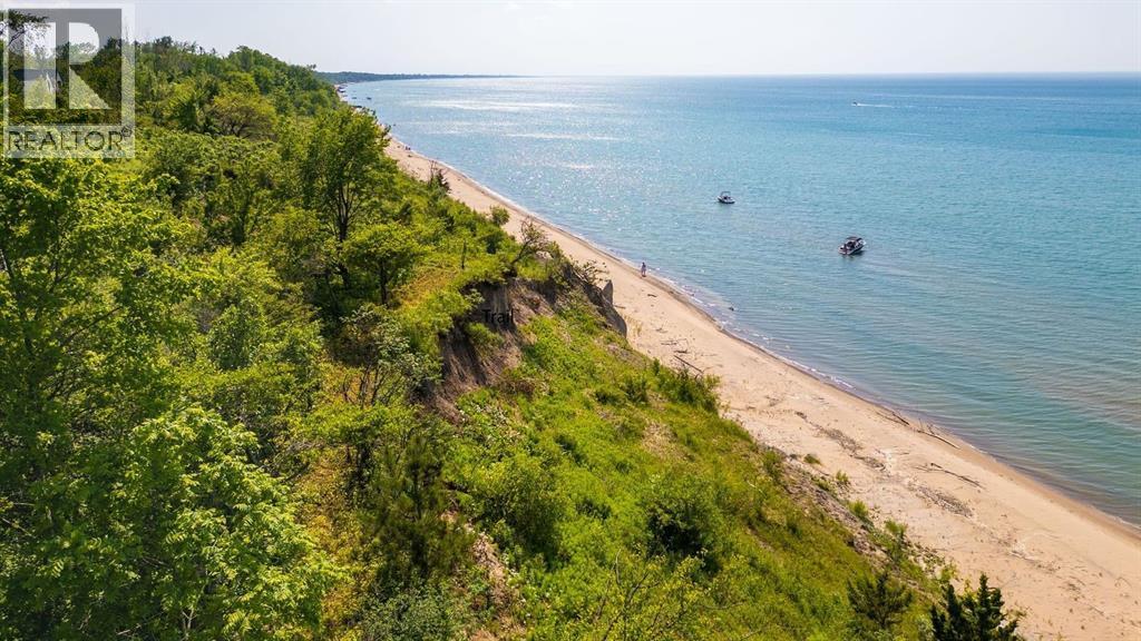 7069 Blue Coast Heights, Plympton-Wyoming, ON