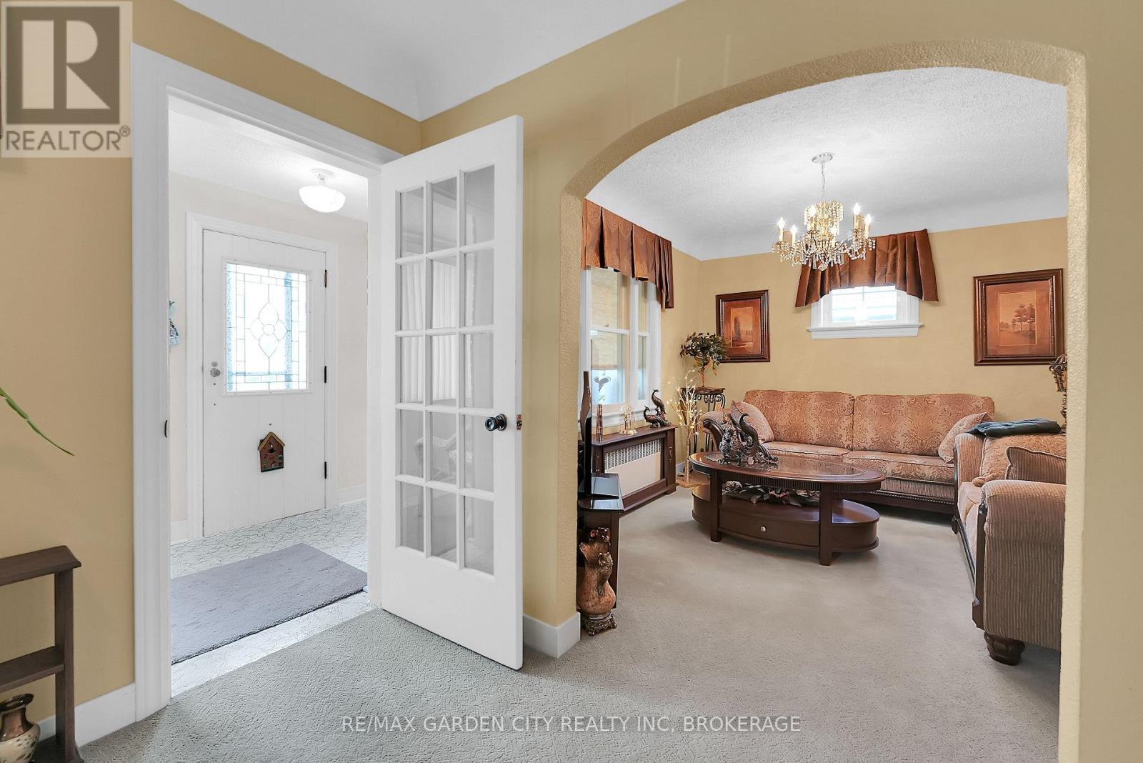 248 Wallace Avenue S, Welland (Lincoln/Crowland), ON - Indoor