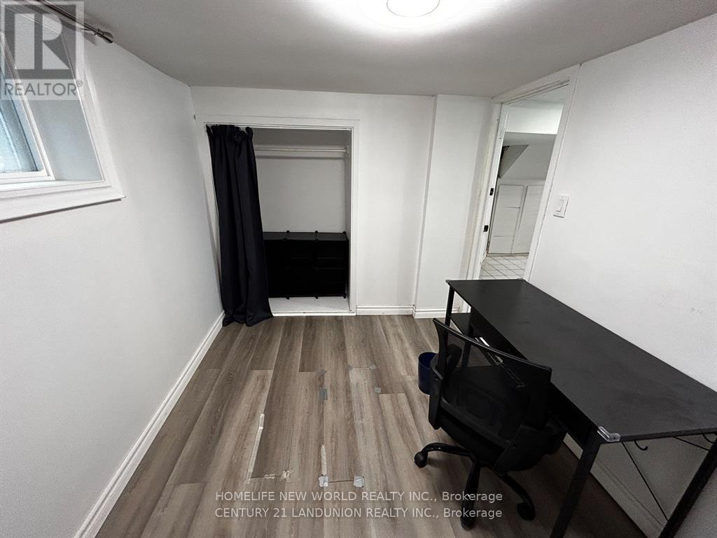 Bsmt Rm 2 - 46 Arnold Street, Hamilton, ON - Indoor Photo Showing Other Room