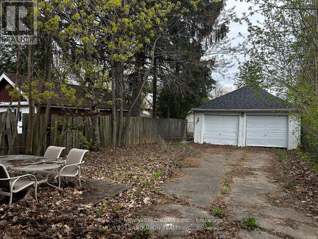 Bsmt Rm 2 - 46 Arnold Street, Hamilton, ON - Outdoor