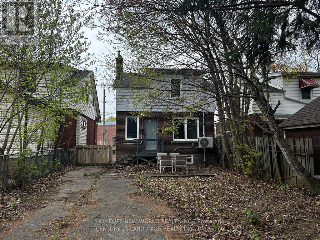 Bsmt Rm 2 - 46 Arnold Street, Hamilton, ON - Outdoor