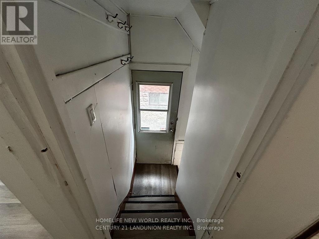 Bsmt Rm 2 - 46 Arnold Street, Hamilton, ON - Indoor Photo Showing Other Room