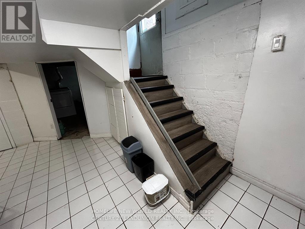 Bsmt Rm 2 - 46 Arnold Street, Hamilton, ON - Indoor Photo Showing Other Room