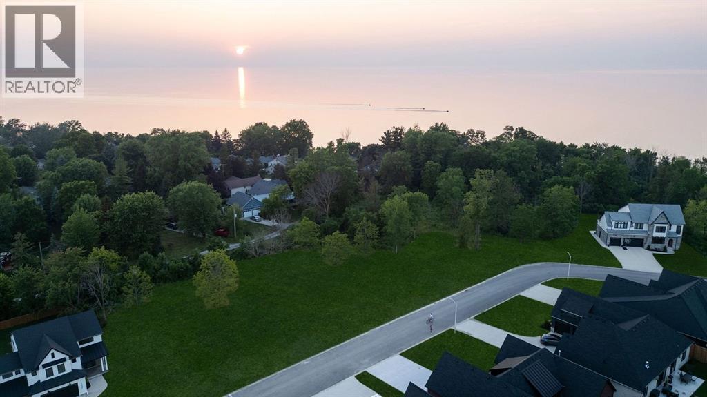 7057 Blue Coast Heights, Plympton-Wyoming, ON