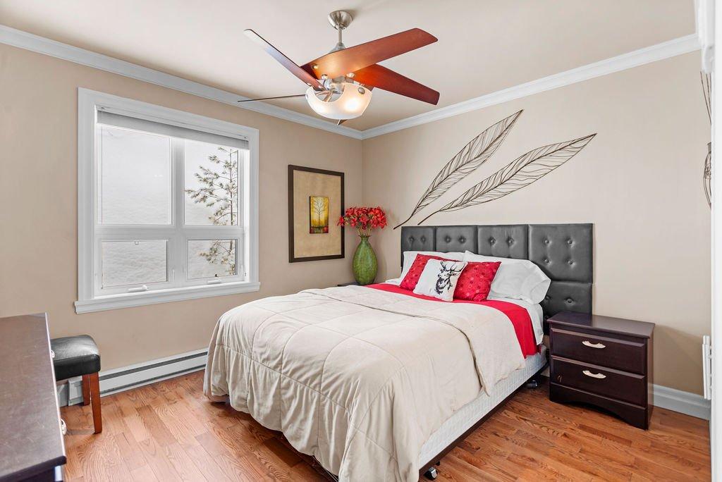 Bedroom - 48 - 48A Rue Des Trembles, Sainte-Marguerite-Du-Lac-Masson, QC - Indoor Photo Showing Bedroom