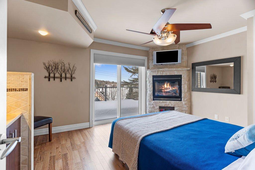 Bedroom - 48 - 48A Rue Des Trembles, Sainte-Marguerite-Du-Lac-Masson, QC - Indoor Photo Showing Bedroom