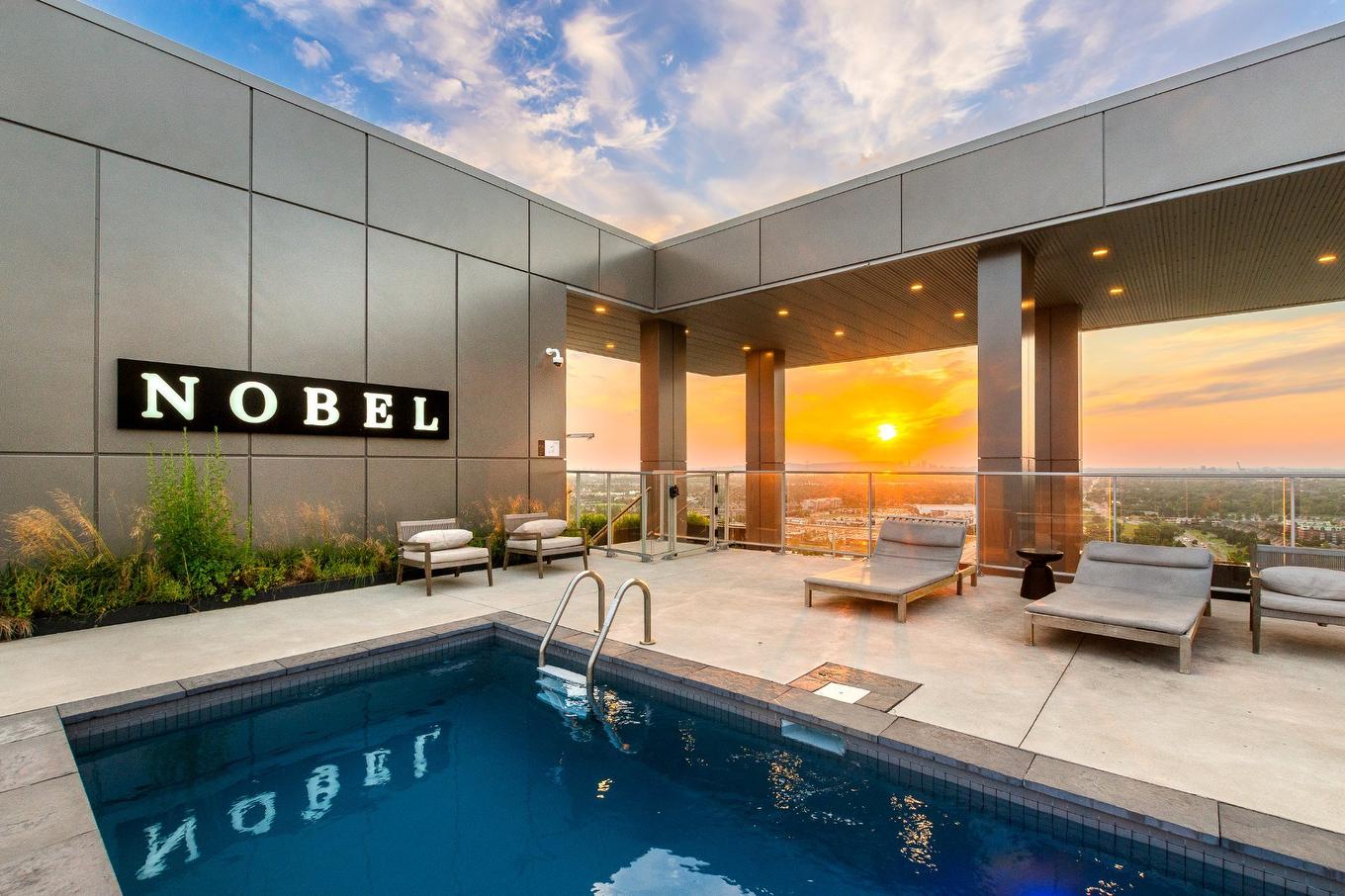 View - 2010-60 Rue De L'Éclipse, Brossard, QC - Outdoor With In Ground Pool