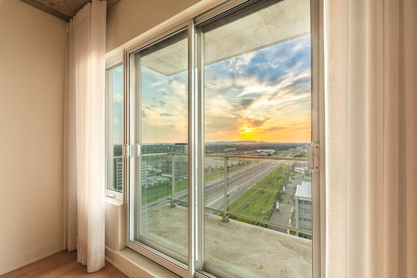 View - 2010-60 Rue De L'Éclipse, Brossard, QC - Indoor Photo Showing Other Room