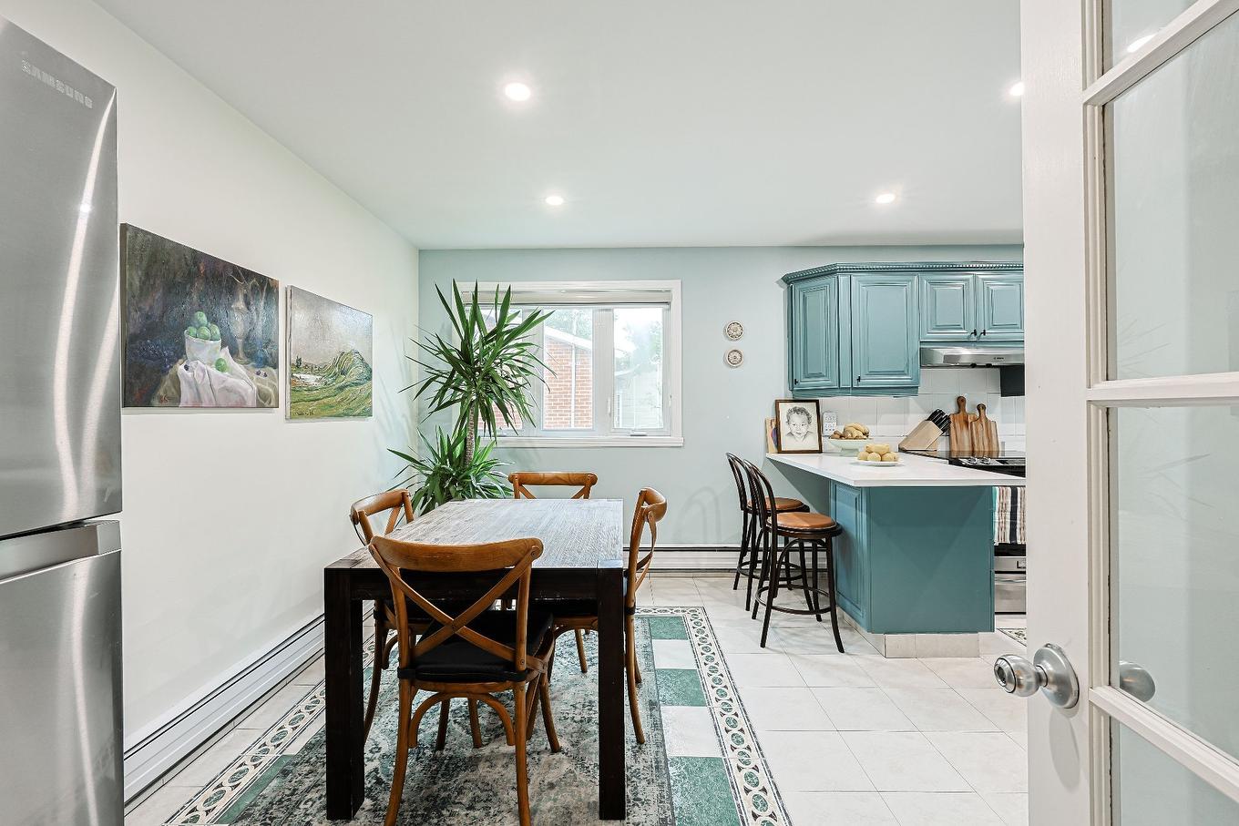 Coin-repas - 12184 Av. Colbert, Montréal (Ahuntsic-Cartierville), QC - Indoor Photo Showing Dining Room