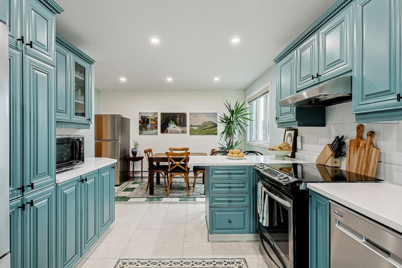 Cuisine - 12184 Av. Colbert, Montréal (Ahuntsic-Cartierville), QC - Indoor Photo Showing Kitchen