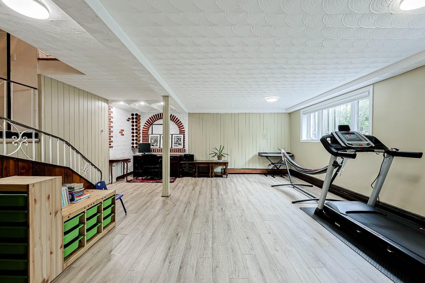 Sous-sol - 12184 Av. Colbert, Montréal (Ahuntsic-Cartierville), QC - Indoor Photo Showing Gym Room