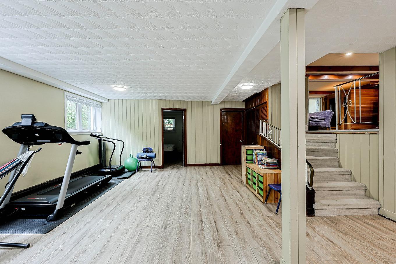 Sous-sol - 12184 Av. Colbert, Montréal (Ahuntsic-Cartierville), QC - Indoor Photo Showing Gym Room