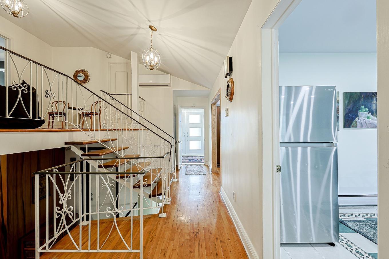 Hall d'entrée/Vestibule - 12184 Av. Colbert, Montréal (Ahuntsic-Cartierville), QC - Indoor Photo Showing Other Room