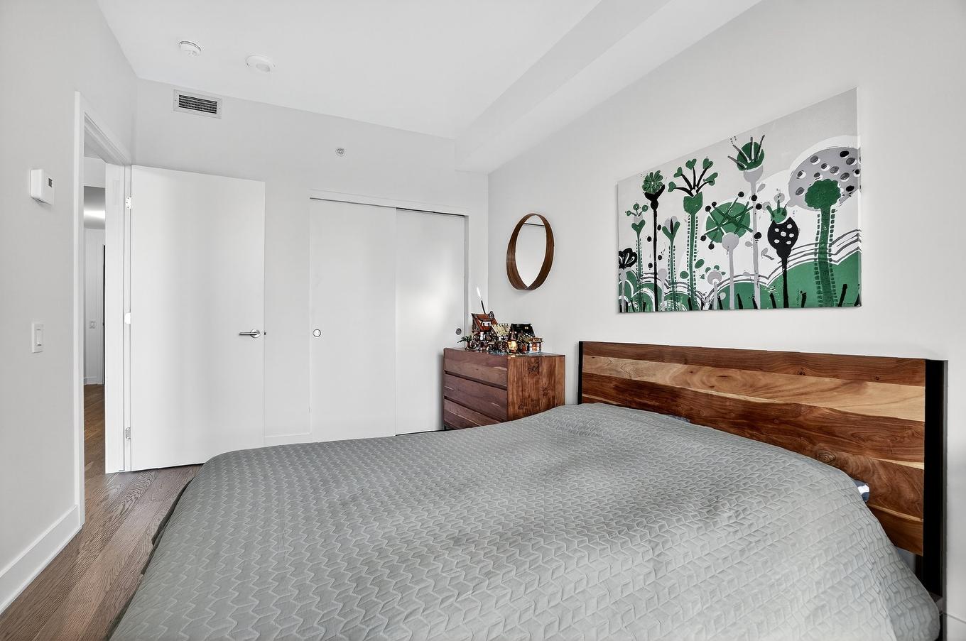 Primary bedroom - 1223-1 Boul. De Maisonneuve O., Montréal (Ville-Marie), QC - Indoor Photo Showing Bedroom