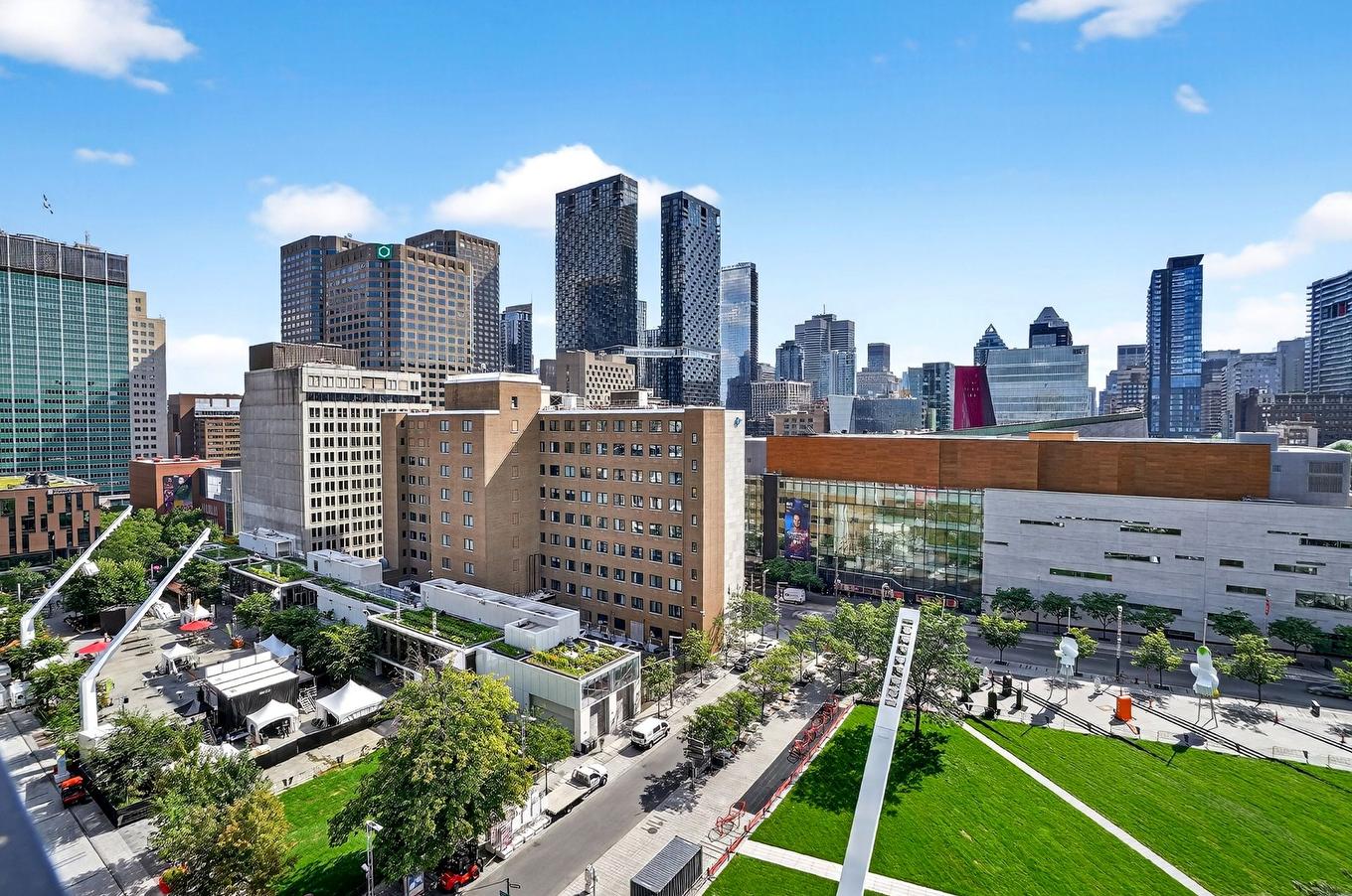 View - 1223-1 Boul. De Maisonneuve O., Montréal (Ville-Marie), QC - Outdoor With View