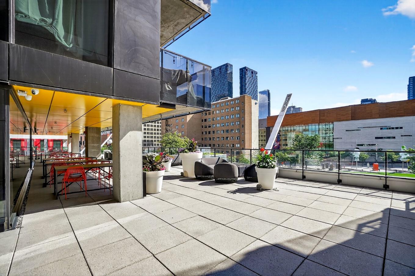 Patio - 1223-1 Boul. De Maisonneuve O., Montréal (Ville-Marie), QC - Outdoor