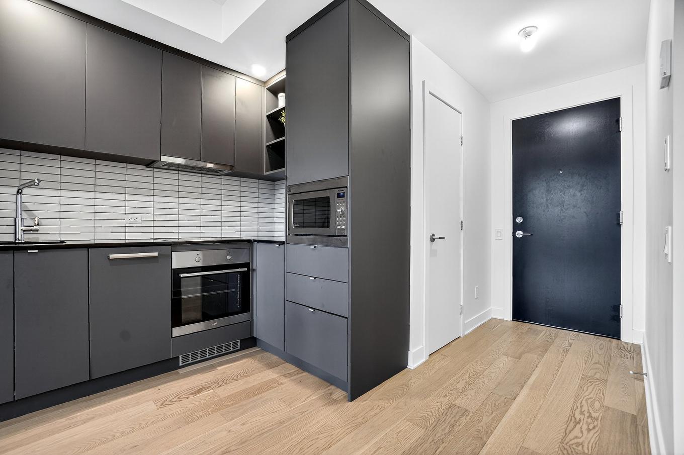 Kitchen - 1223-1 Boul. De Maisonneuve O., Montréal (Ville-Marie), QC - Indoor