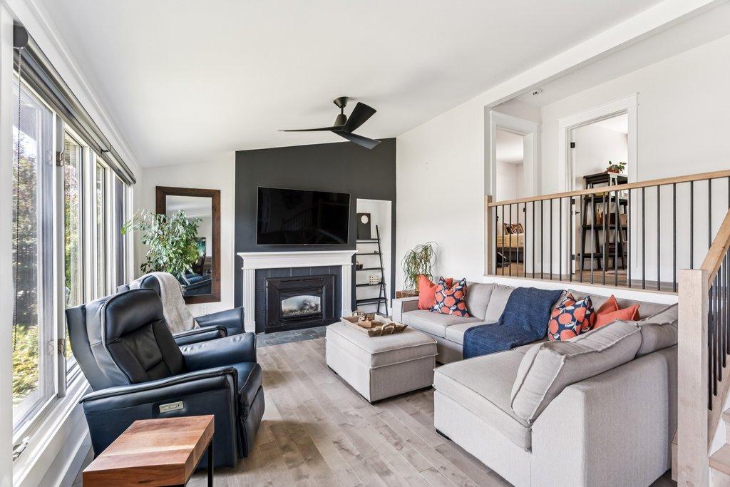 Salon - 95 Rue Ducerre, Gatineau (Gatineau), QC - Indoor Photo Showing Living Room With Fireplace
