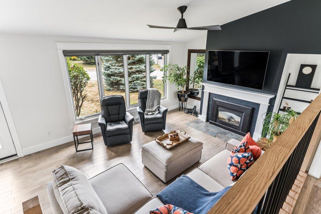 Salon - 95 Rue Ducerre, Gatineau (Gatineau), QC - Indoor Photo Showing Living Room With Fireplace
