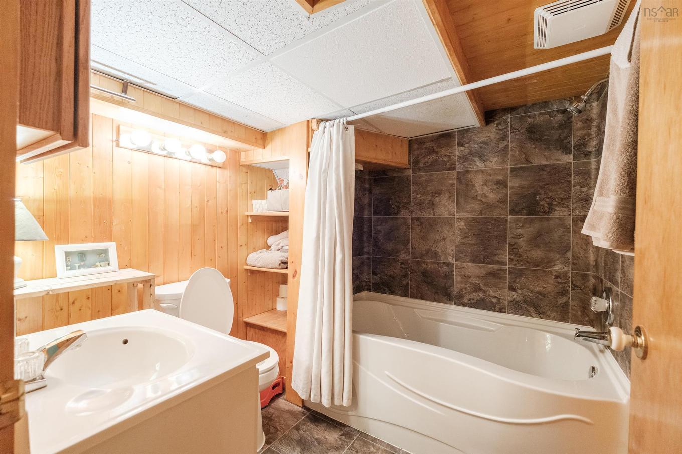 1645 St. Margaret'S Bay Road, Timberlea, NS