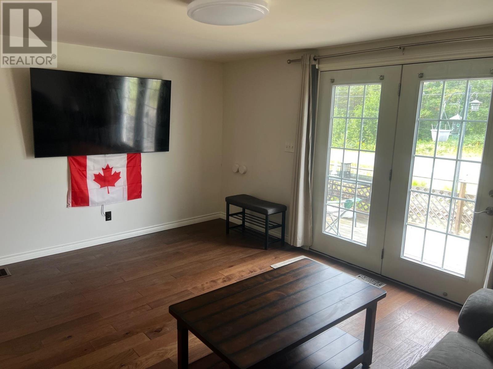 21 Eley Rd, Iron Bridge, ON - Indoor Photo Showing Living Room