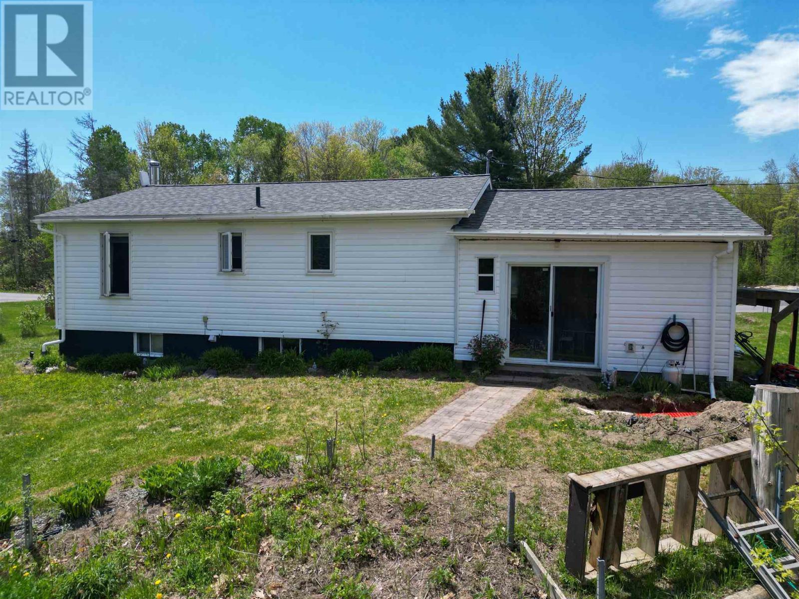 21 Eley Rd, Iron Bridge, ON - Outdoor