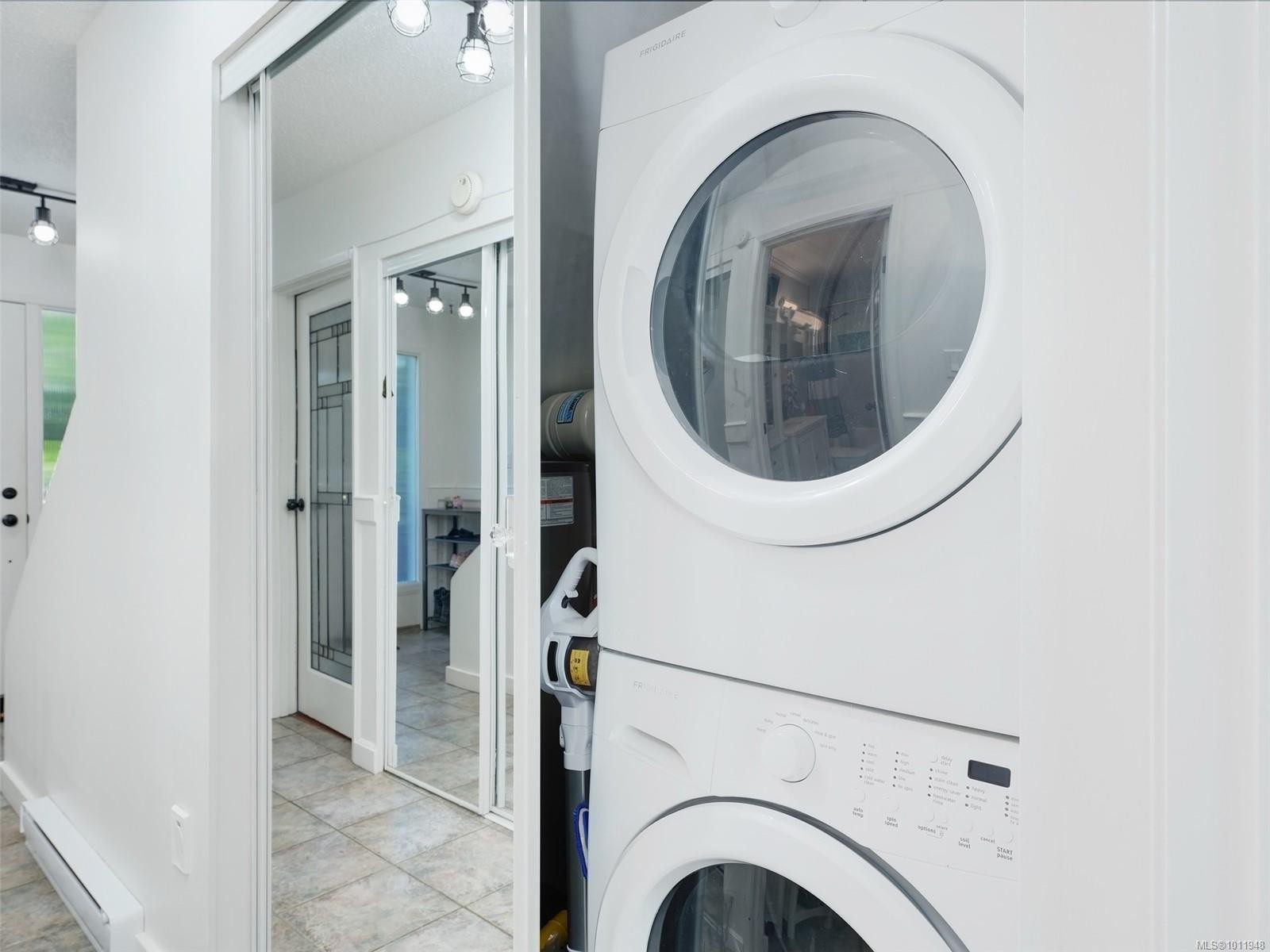 5-6110 Seabroom Rd, Sooke, BC