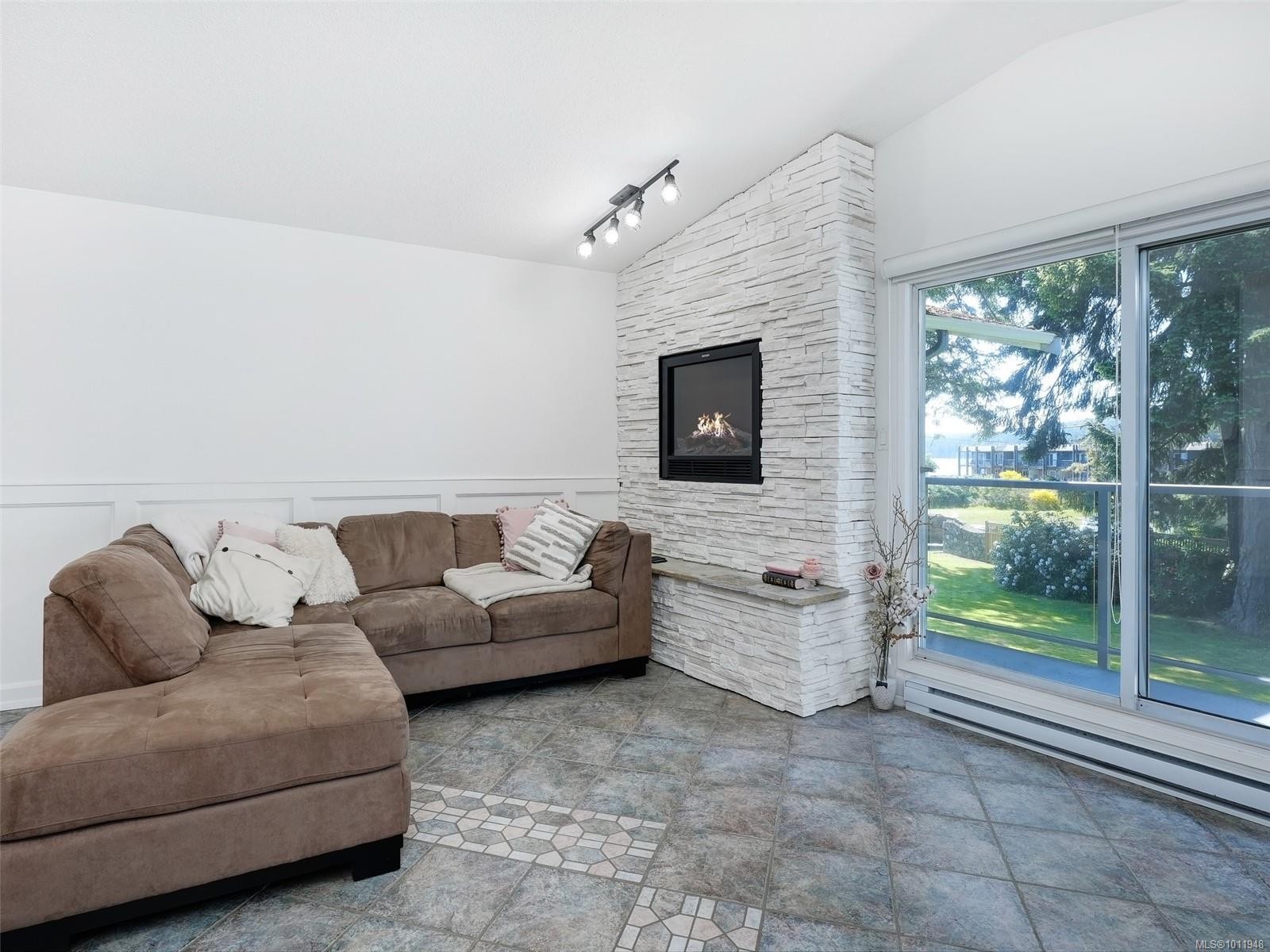 5-6110 Seabroom Rd, Sooke, BC