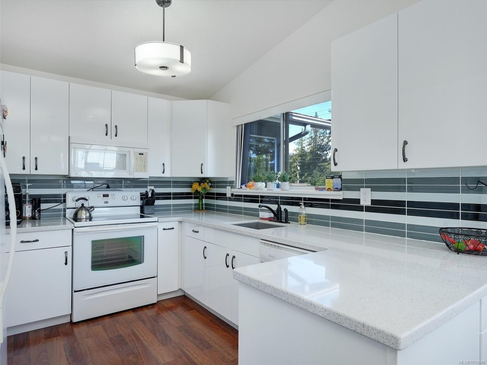 5-6110 Seabroom Rd, Sooke, BC